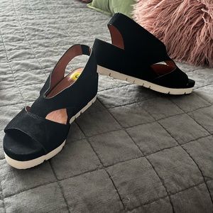 Gentle Souls new wedge sandal